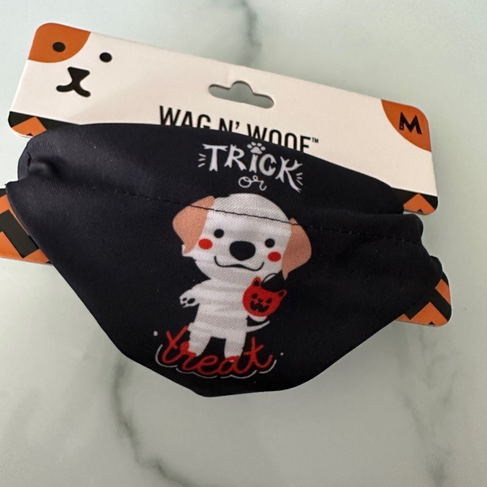 Trick or treat pet collar